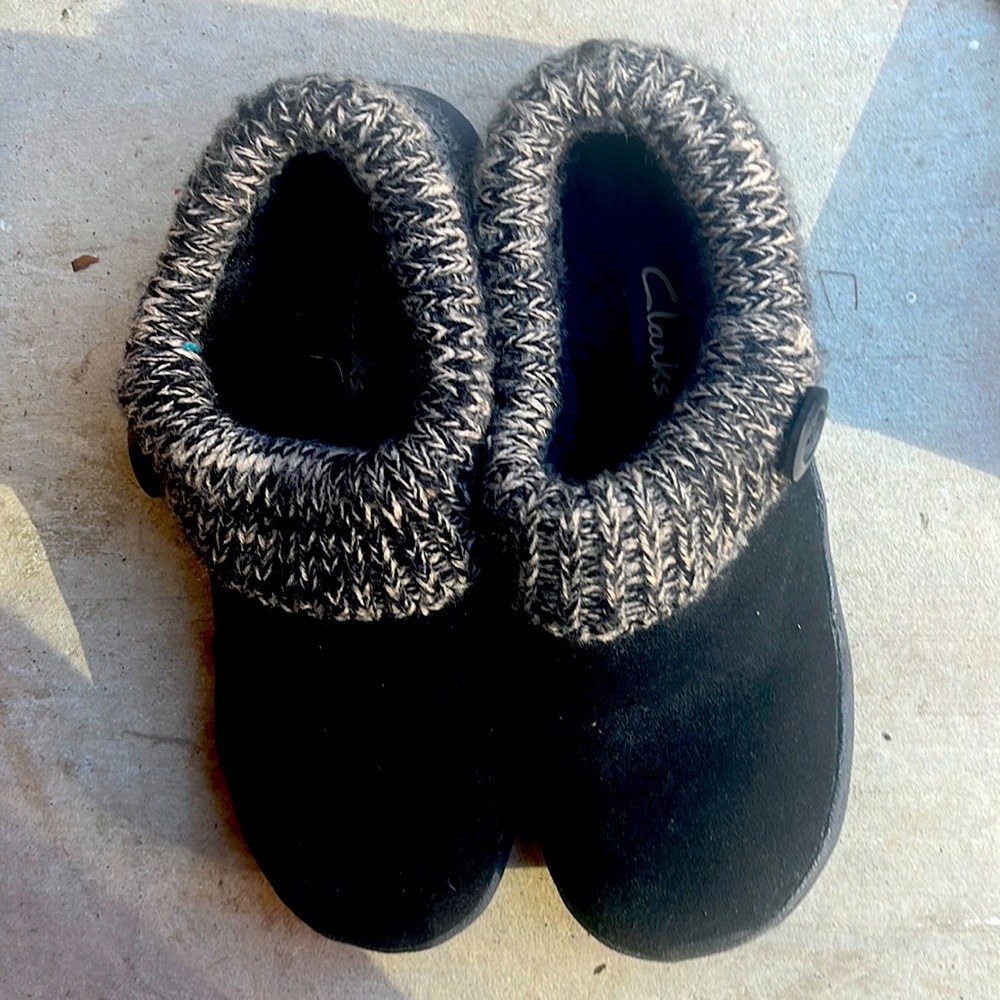 Clarks slippers size 9